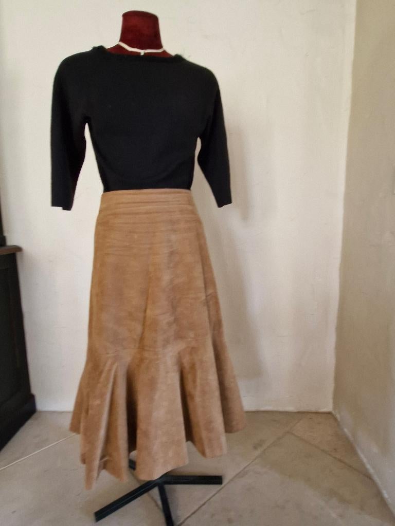 suede rok, Kleding | Dames, Maat 38/40 (M), Bruin, Ophalen of Verzenden, Onder de knie