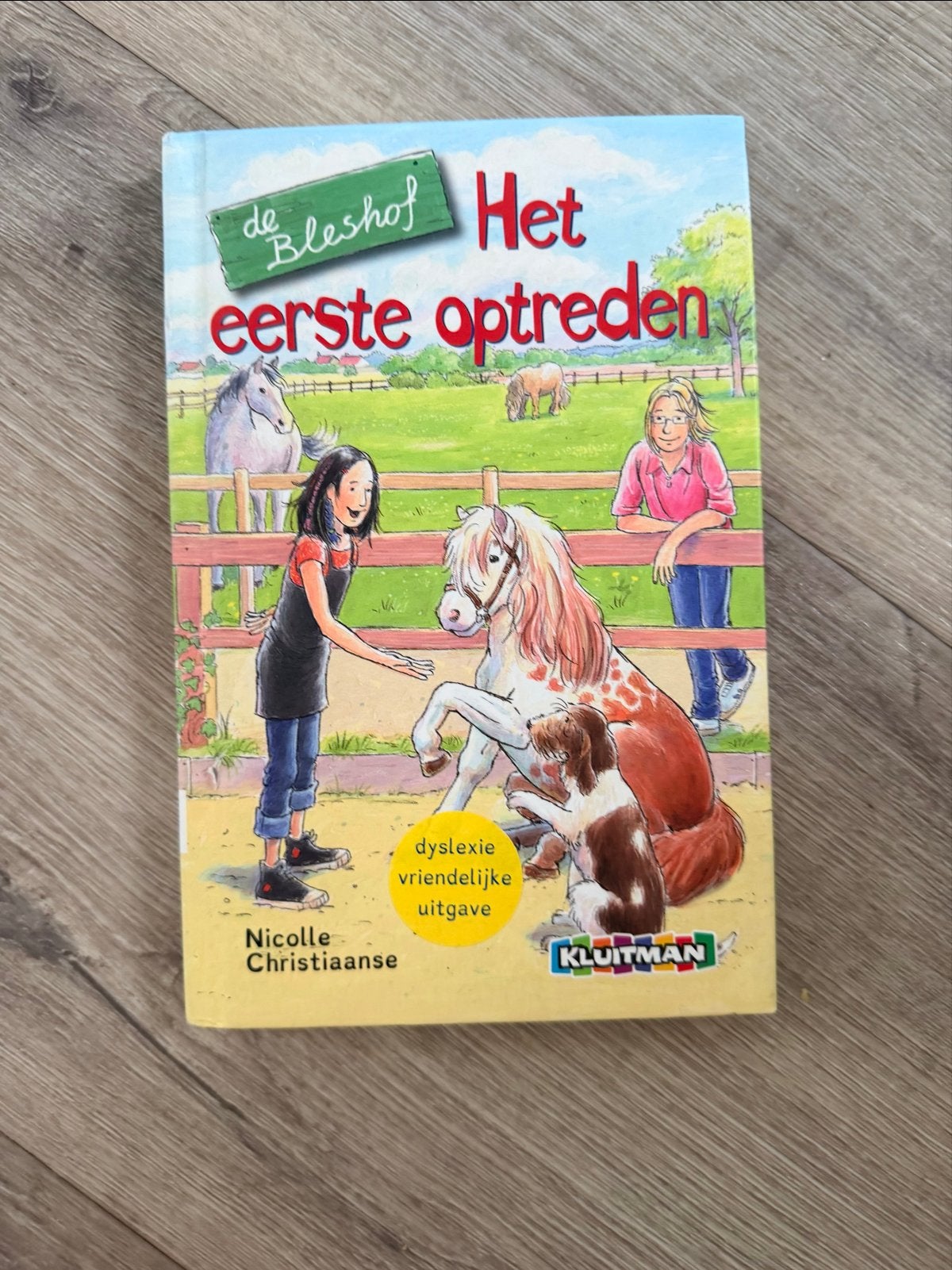 De Bleshof: Het eerste optreden (dyslexie vriendelijk), Ophalen of Verzenden, Zo goed als nieuw, Fictie algemeen