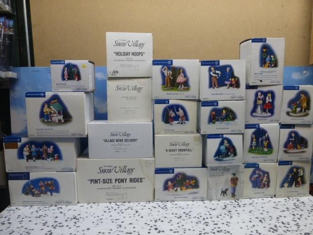 partij department 56 kerstdorp poppetjes figurines beeldjes, Diversen, Kerst, Ophalen of Verzenden, Zo goed als nieuw