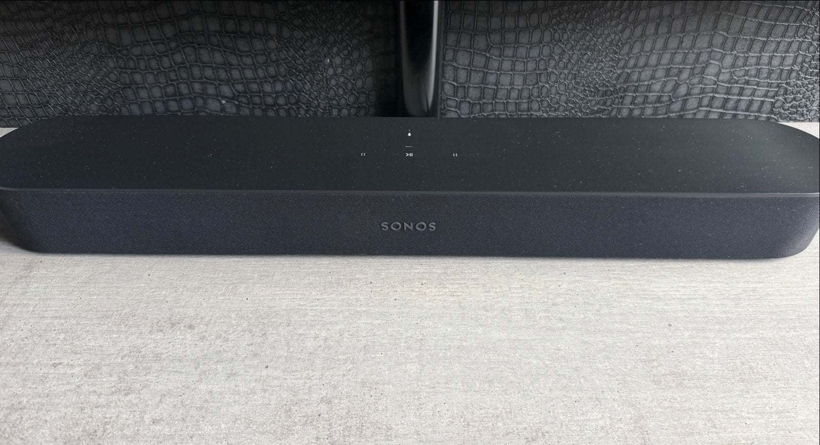 Foto 2 van Sonos Beam soundbar met 2x Sonos One SL speakers