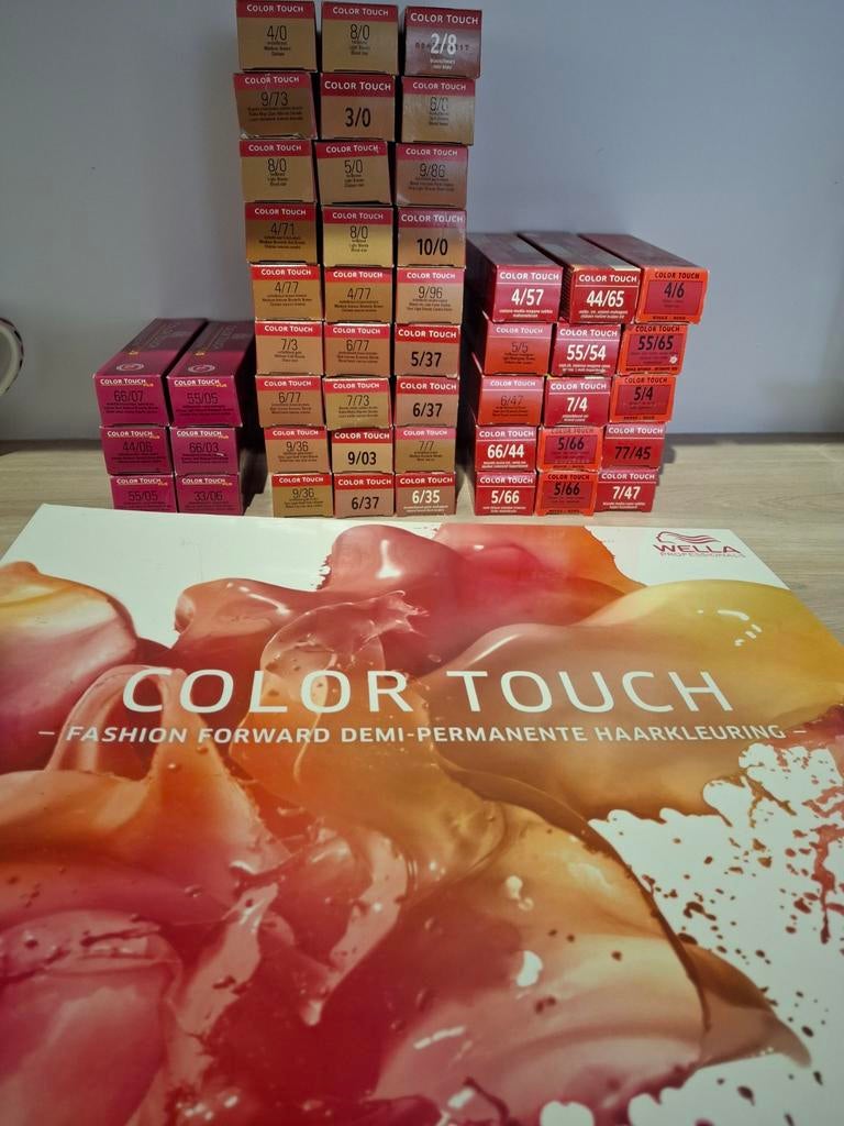 48 nieuwe tubes color touch incl kleurenboek wella, Sieraden, Tassen en Uiterlijk, Uiterlijk | Haarverzorging, Ophalen of Verzenden