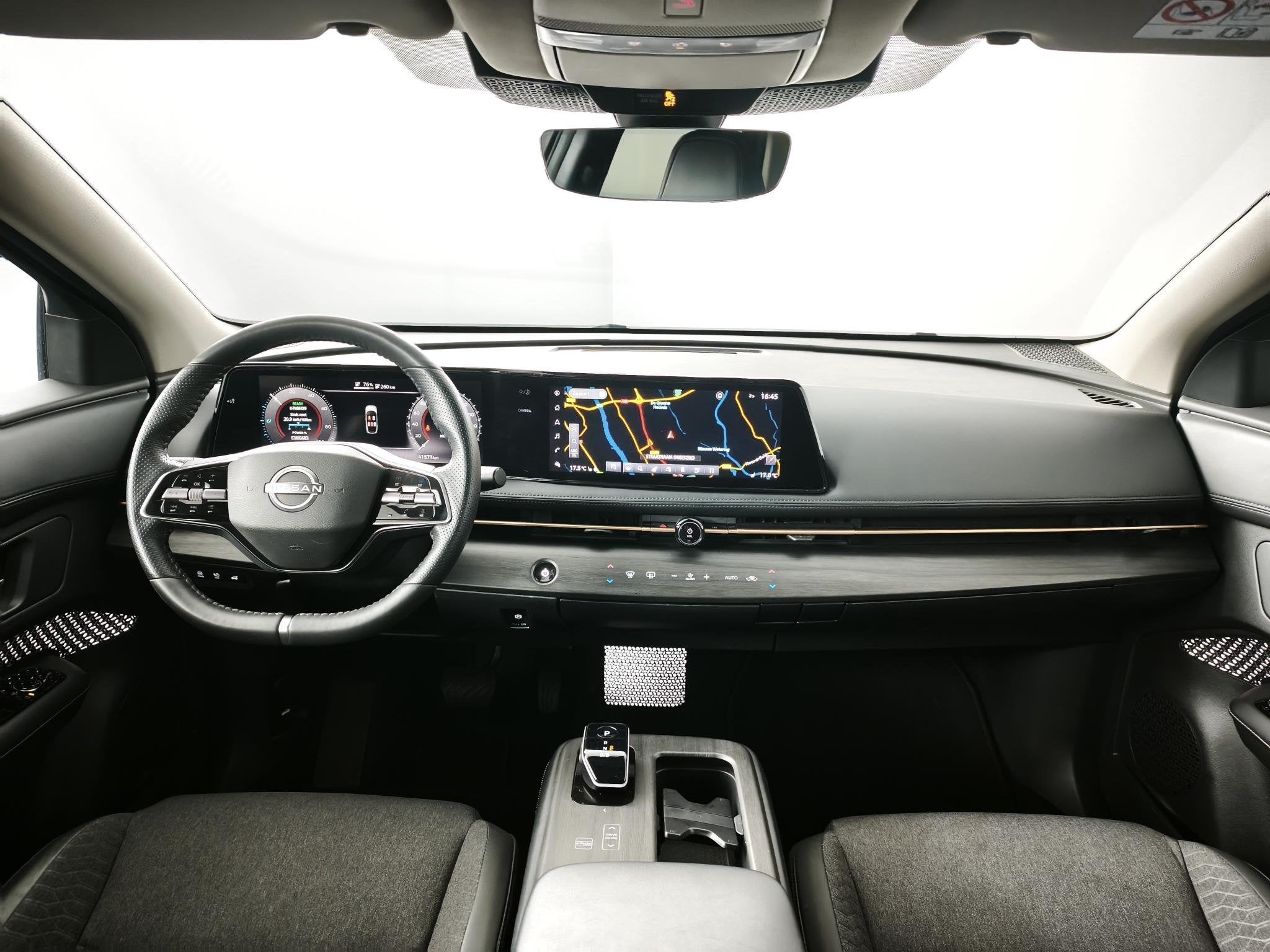 Nissan Ariya Advance 66 kWh | Stoelverwarming | 360° Camera, Auto's, Nissan, Gebruikt, Met garantie (alle), Leder en Stof, Wit
