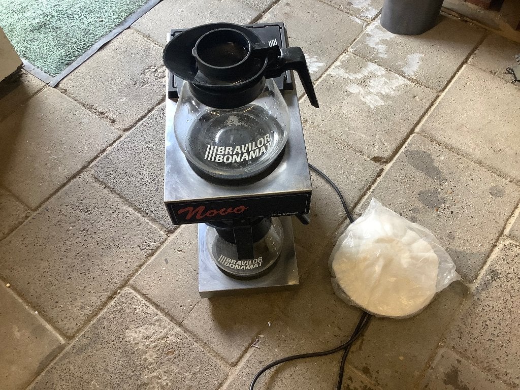 Bravilor horeca koffie zetter 2 kannen met vilters, Gebruikt, 10 kopjes of meer, Koffiemachine, Gemalen koffie