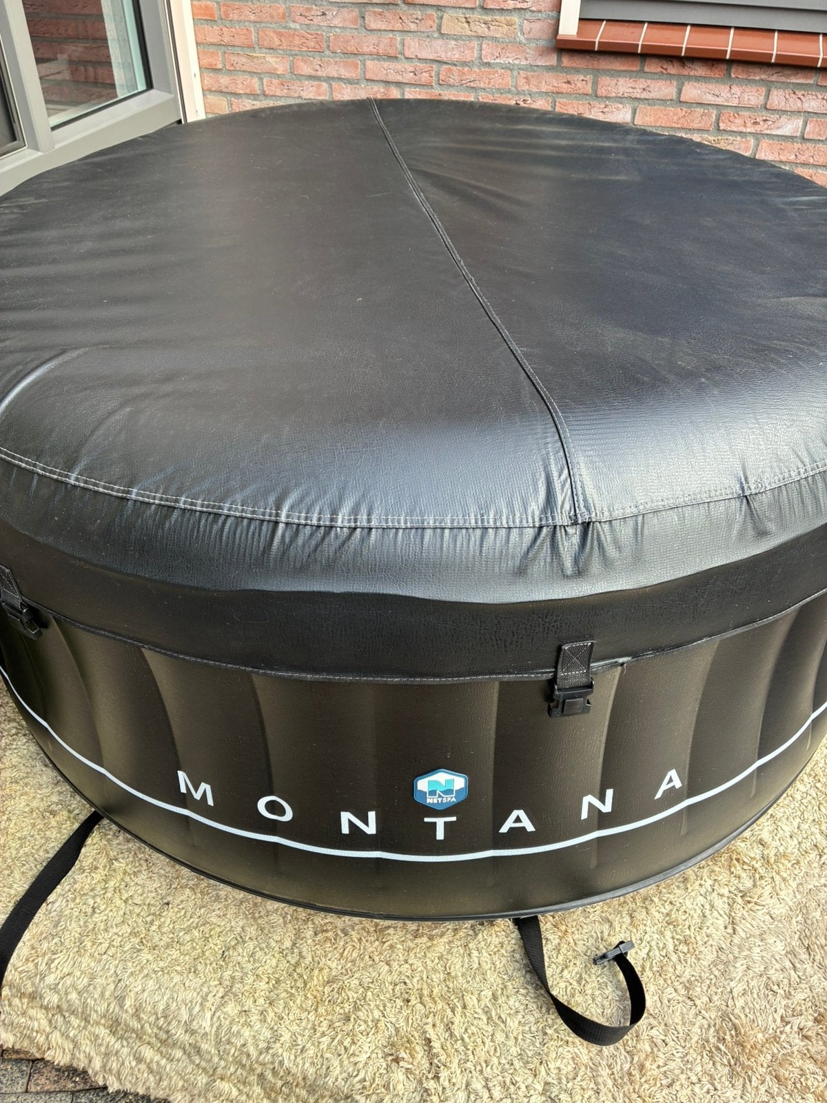 Montana Opblaasbare Spa - 4 Personen, Ophalen of Verzenden, Zo goed als nieuw, Rond, Opblaaszwembad