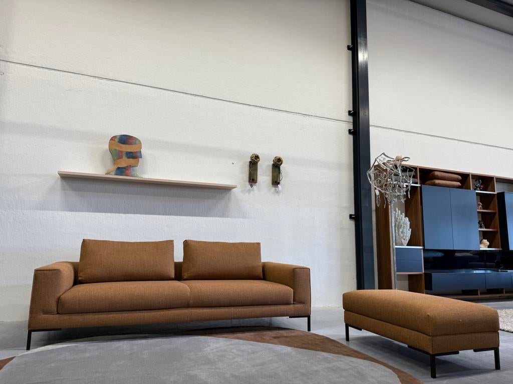 Nieuw Design on Stock Aikon Lounge Bank 4 zits Milton Rust, 75 tot 100 cm, Ophalen of Verzenden, Rechte bank, Stof