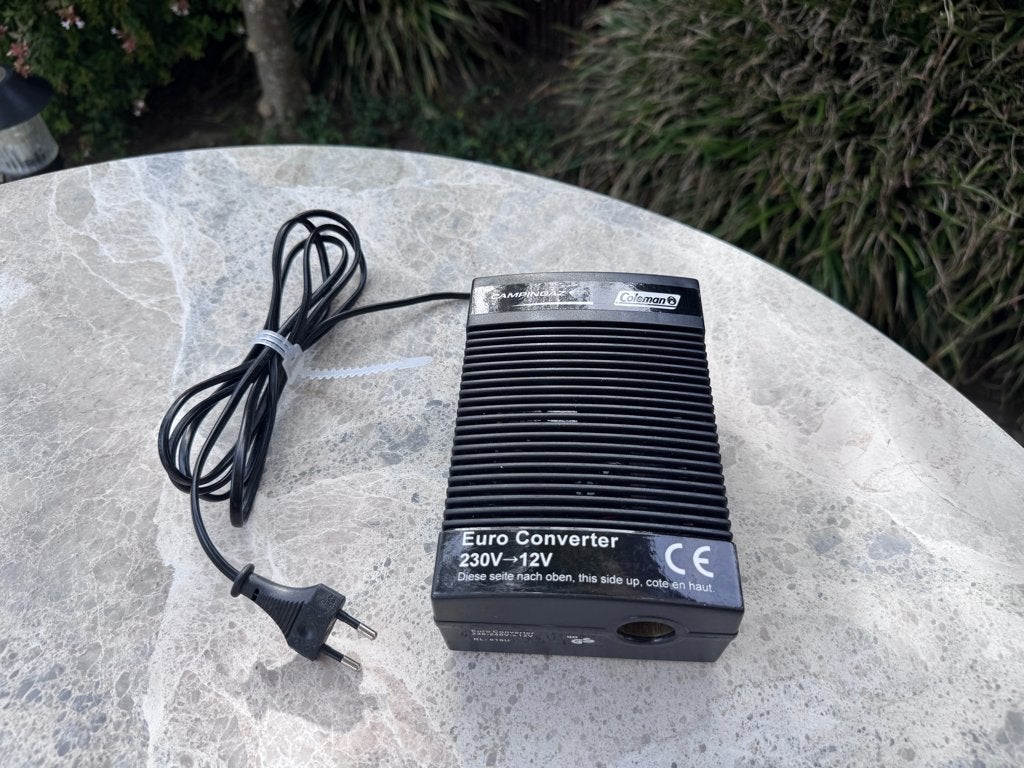 Coleman Campingaz euro converter 230V naar 12V, Caravans en Kamperen, Kampeeraccessoires, Ophalen of Verzenden, Gebruikt