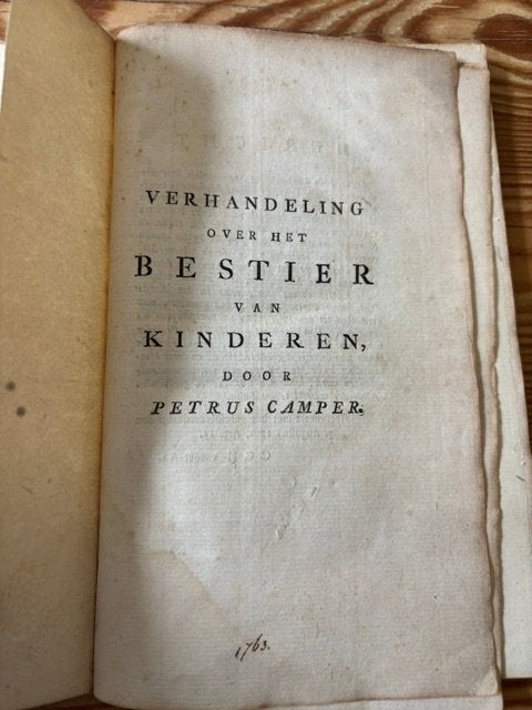 Antiek boek.Verhandeling over het bestier van kinderen. 1763, Ophalen of Verzenden