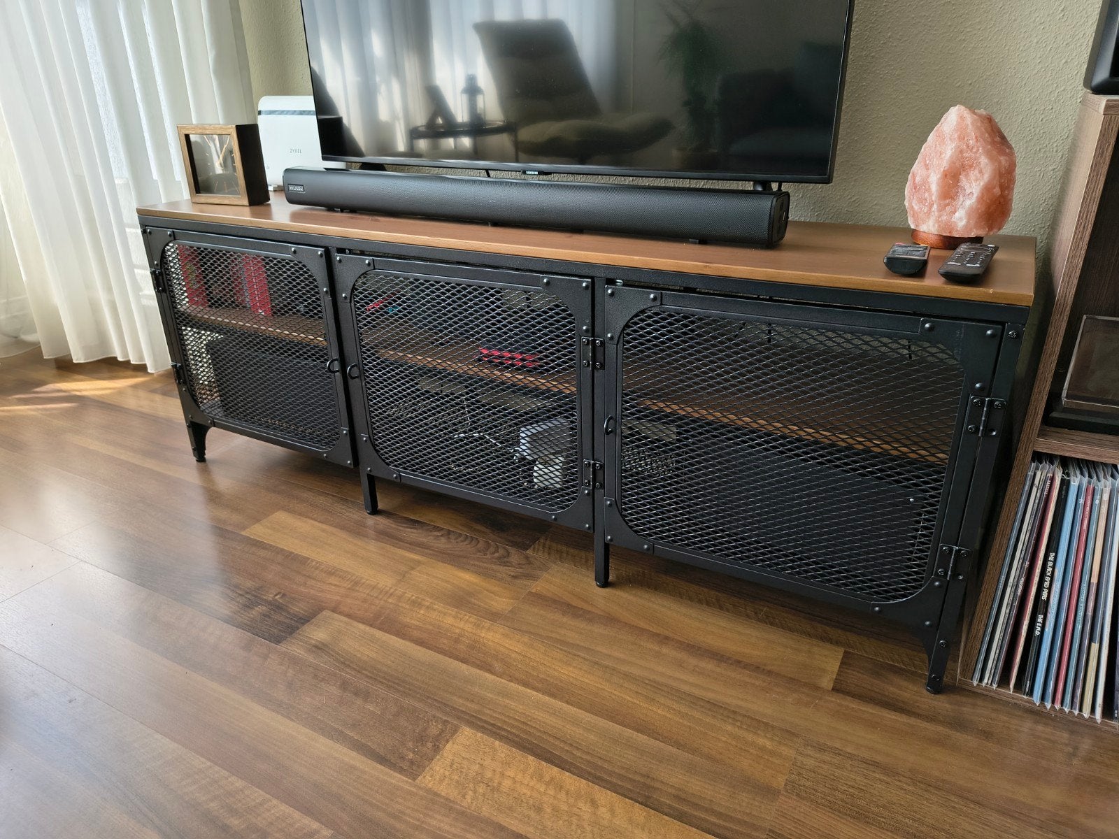 IKEA Fjällbo TV-meubel in zeer goede staat, 100 tot 150 cm, Zo goed als nieuw, Minder dan 100 cm, Industrieel