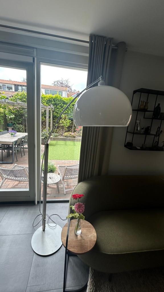 Witte booglamp met kap, hoogte 185 cm, Huis en Inrichting, Lampen | Vloerlampen, Ophalen, Gebruikt, Metaal, 150 tot 200 cm