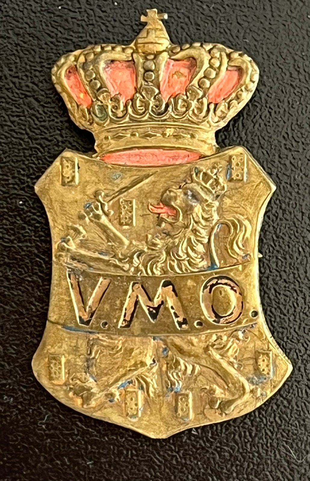 speld / insigne VMO Vlaamse Militanten Orde België, Ophalen of Verzenden, Overige materialen, Buitenland