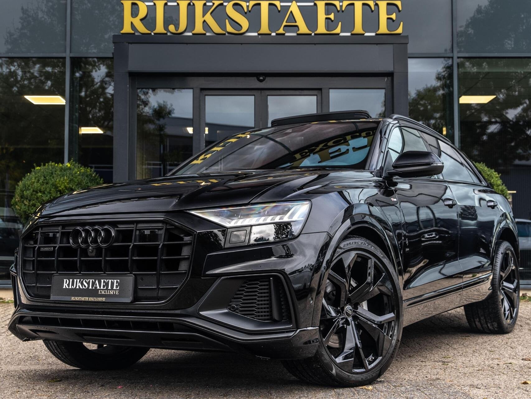 Audi Q8 55 TFSI Quattro S-Line|PANO|B&O|23'|SFEER|LUCHTV|360, Auto's, Automaat, Dealer onderhouden, 2995 cc, Met garantie (alle)
