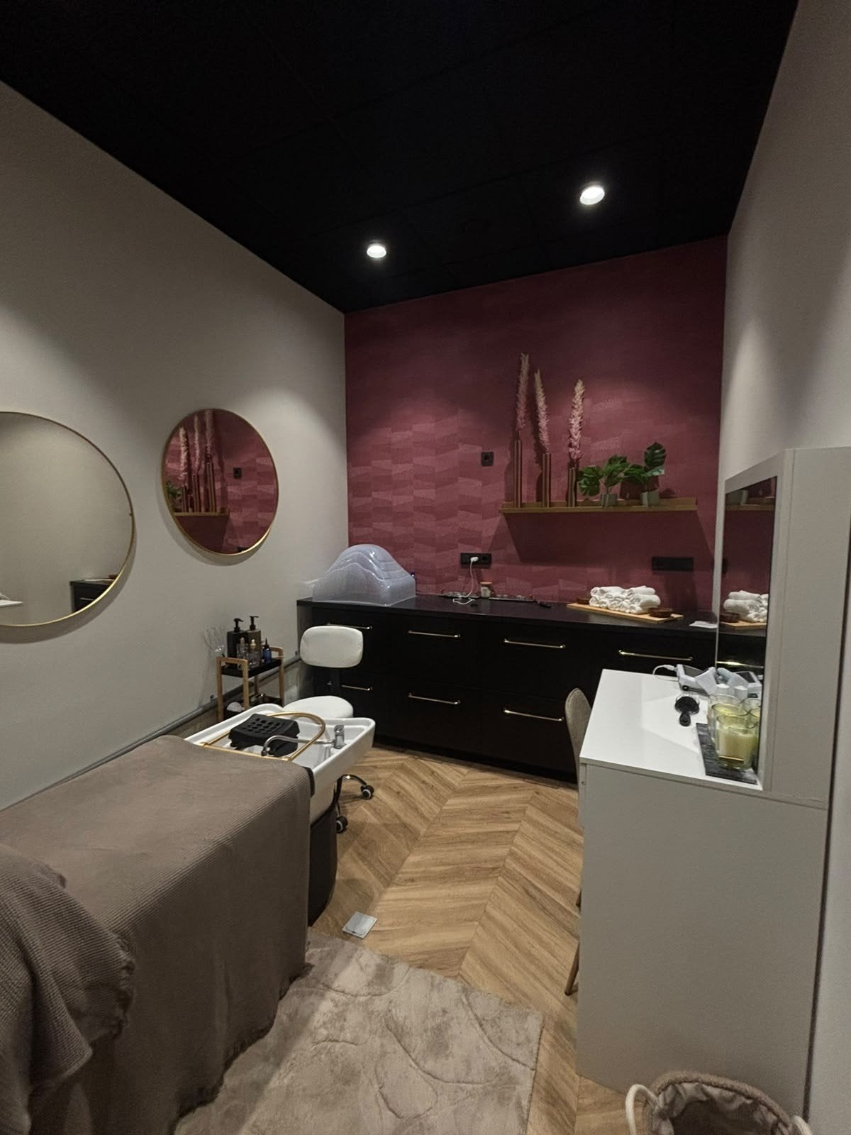 BEHANDELKAMER TE HUUR UNIQUE HAİR OSDORP, Amsterdam