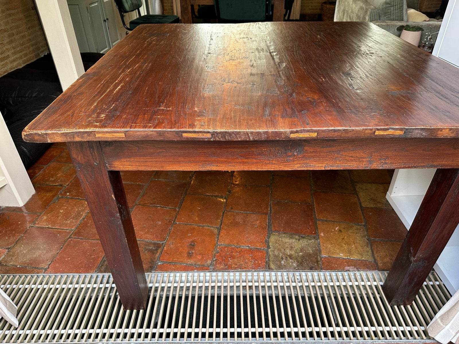 Robuuste houten tafel met lades - 120x120x78 cm, Antiek en Kunst, Ophalen