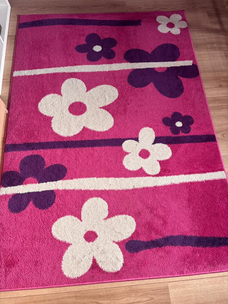Vrolijk roze vloerkleed met bloemenpatroon, Ophalen, Gebruikt, 100 tot 150 cm, 150 tot 200 cm