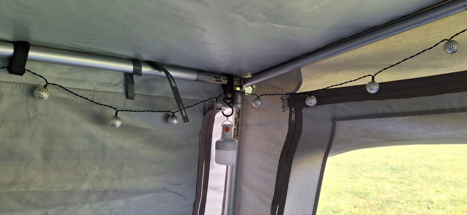 Voortent voor Eriba-Touring caravan, Ophalen