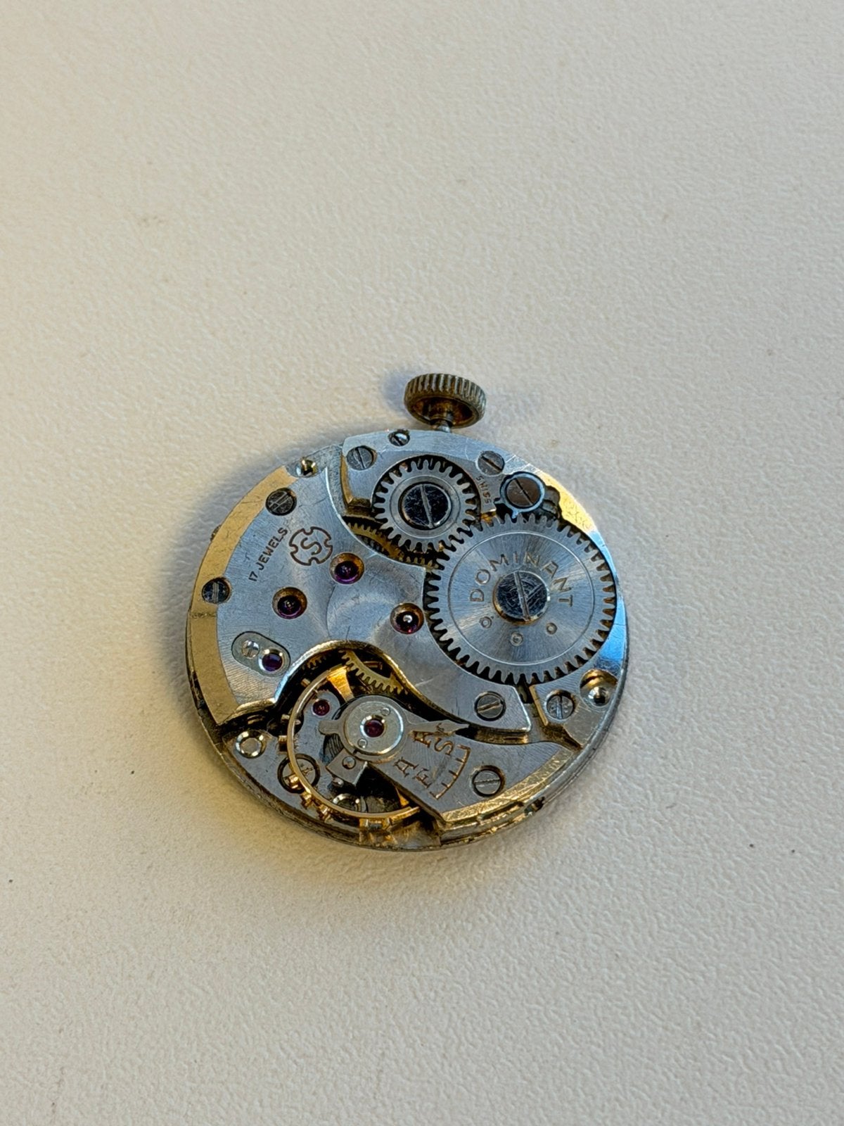 Dominant 17 Jewels handopwind uurwerk kaliber 186 Zwitsers, Antiek en Kunst, Antiek | Klokken, Ophalen of Verzenden