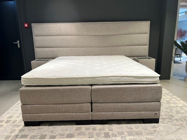 Luxe & Complete Boxspring Van: €4.420,- Voor: €3.315,-, Ophalen, Visser Meubelen, Sommeldijkse haven 19, 180 cm
