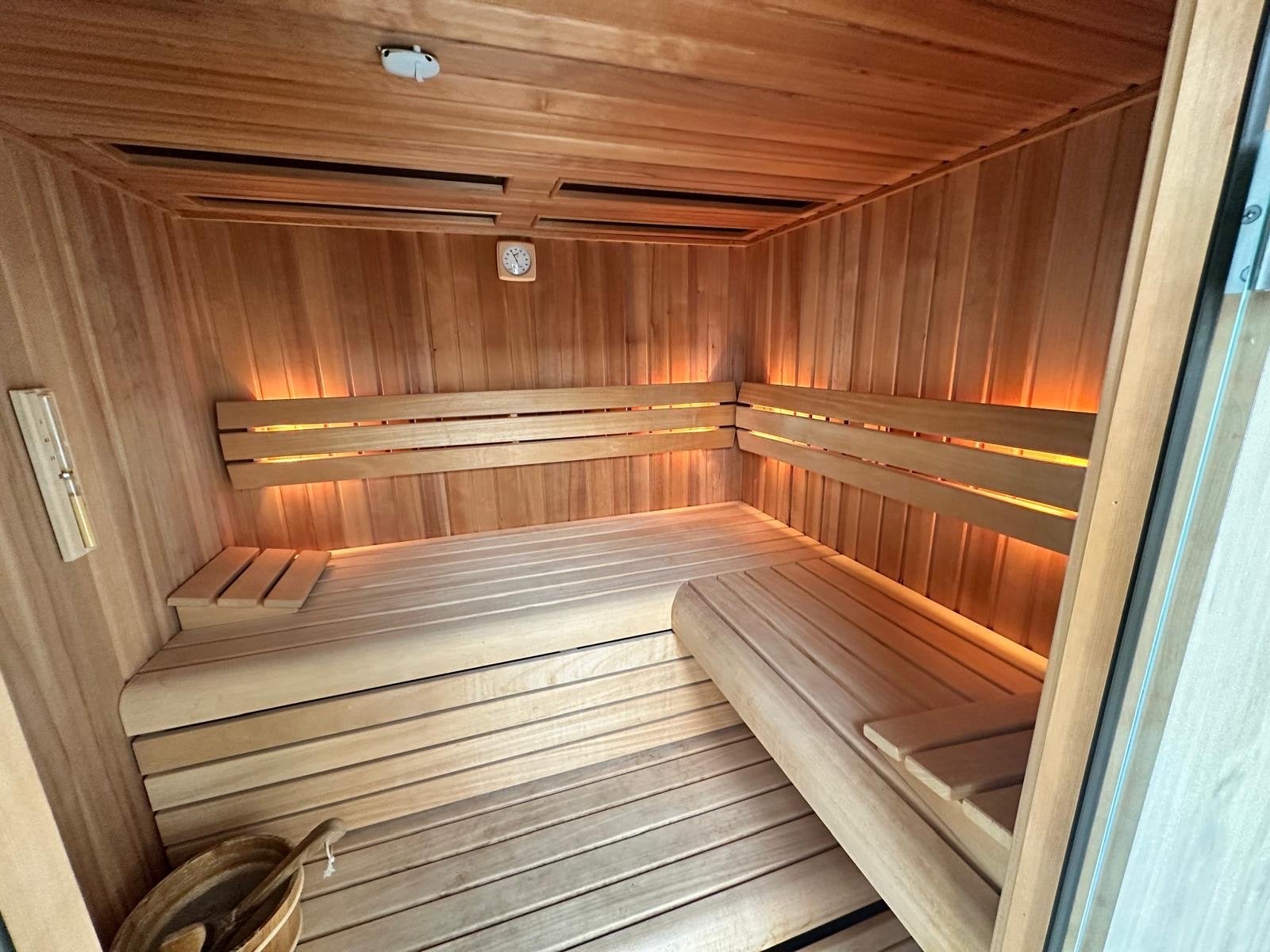 Onbeschadigde originele VSB sauna voor inbouw, Ophalen, Zo goed als nieuw, Fins of Traditioneel, Complete sauna