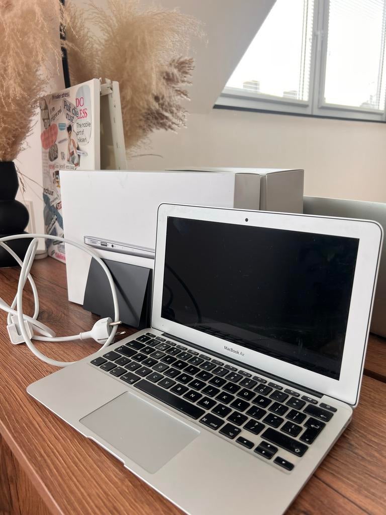 MacBook Air in goede staat met oplader, Computers en Software, Apple Macbooks, Qwerty, 13 inch, Ophalen of Verzenden, Zo goed als nieuw