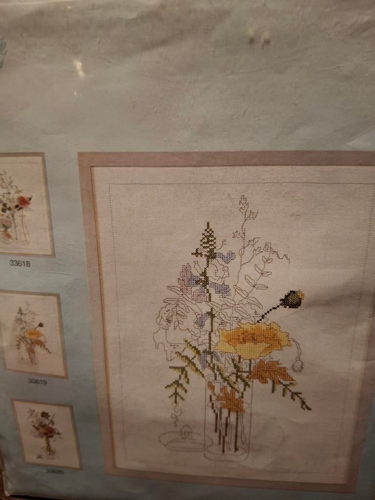 Bloemen in vaas, Ophalen of Verzenden, Nieuw, Borduurpakket