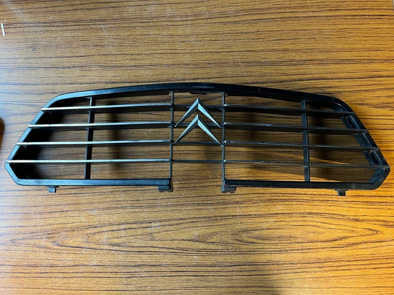 42) Grille Citroën dyane, Auto-onderdelen, Carrosserie en Plaatwerk, Gebruikt, Citroën, Voor, .