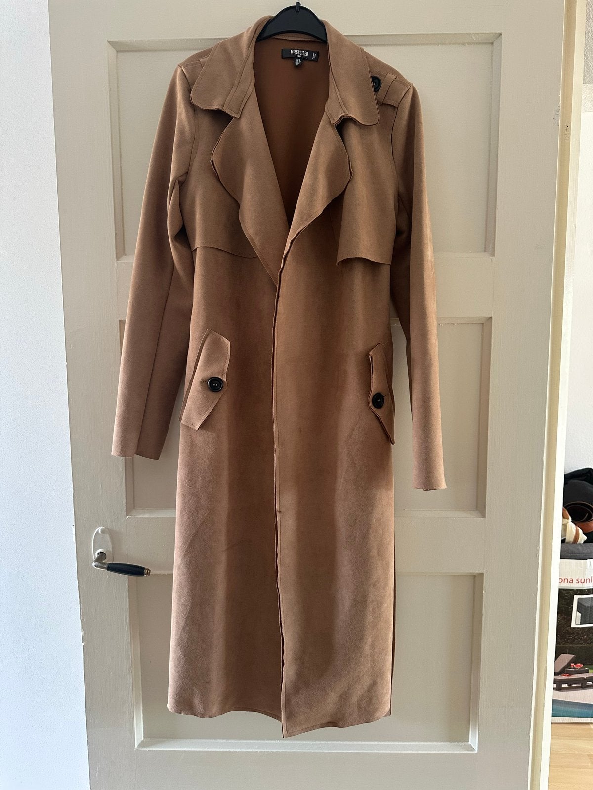 Missguided trenchcoat maat 36 (S) in camelkleur, Ophalen of Verzenden, Zo goed als nieuw, Maat 36 (S), Bruin