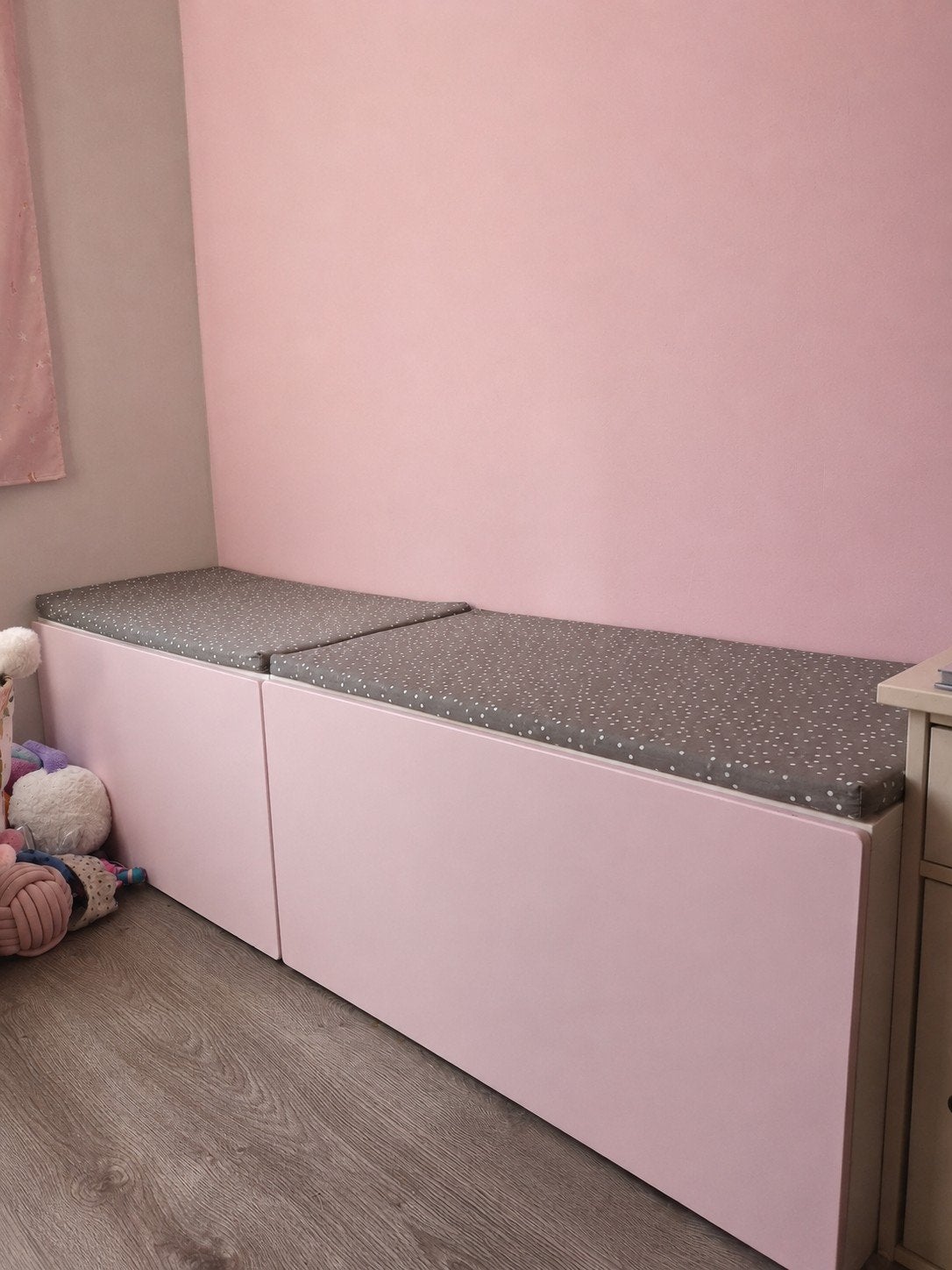 2x IKEA Småstad speelgoedkist met kussen - ZGAN, Ophalen