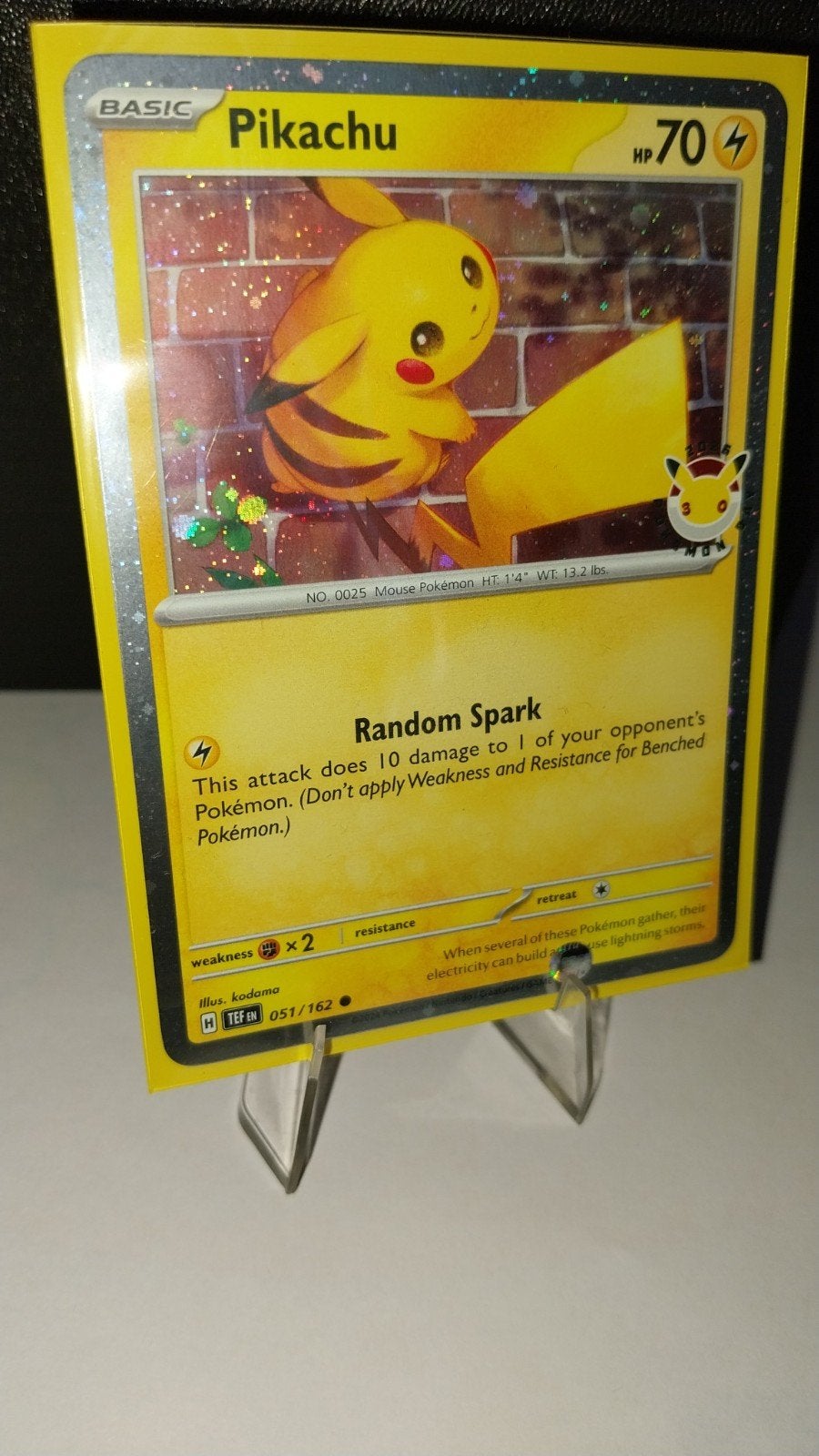 Pikachu (051/162) Promokaart Pokémon Day 2026, Ophalen of Verzenden, Zo goed als nieuw, Losse kaart, Foil