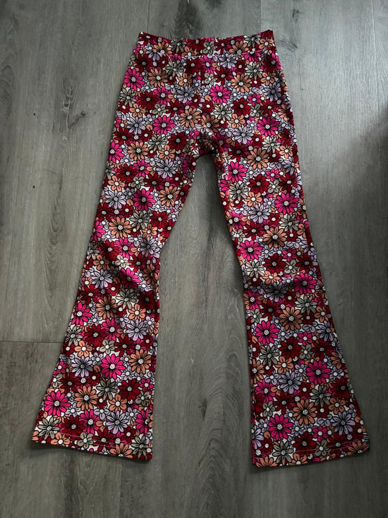 Bloemenprint flared broek-140-europe kids, Kinderen en Baby's, Kinderkleding | Maat 140, Ophalen of Verzenden, Gebruikt, Meisje