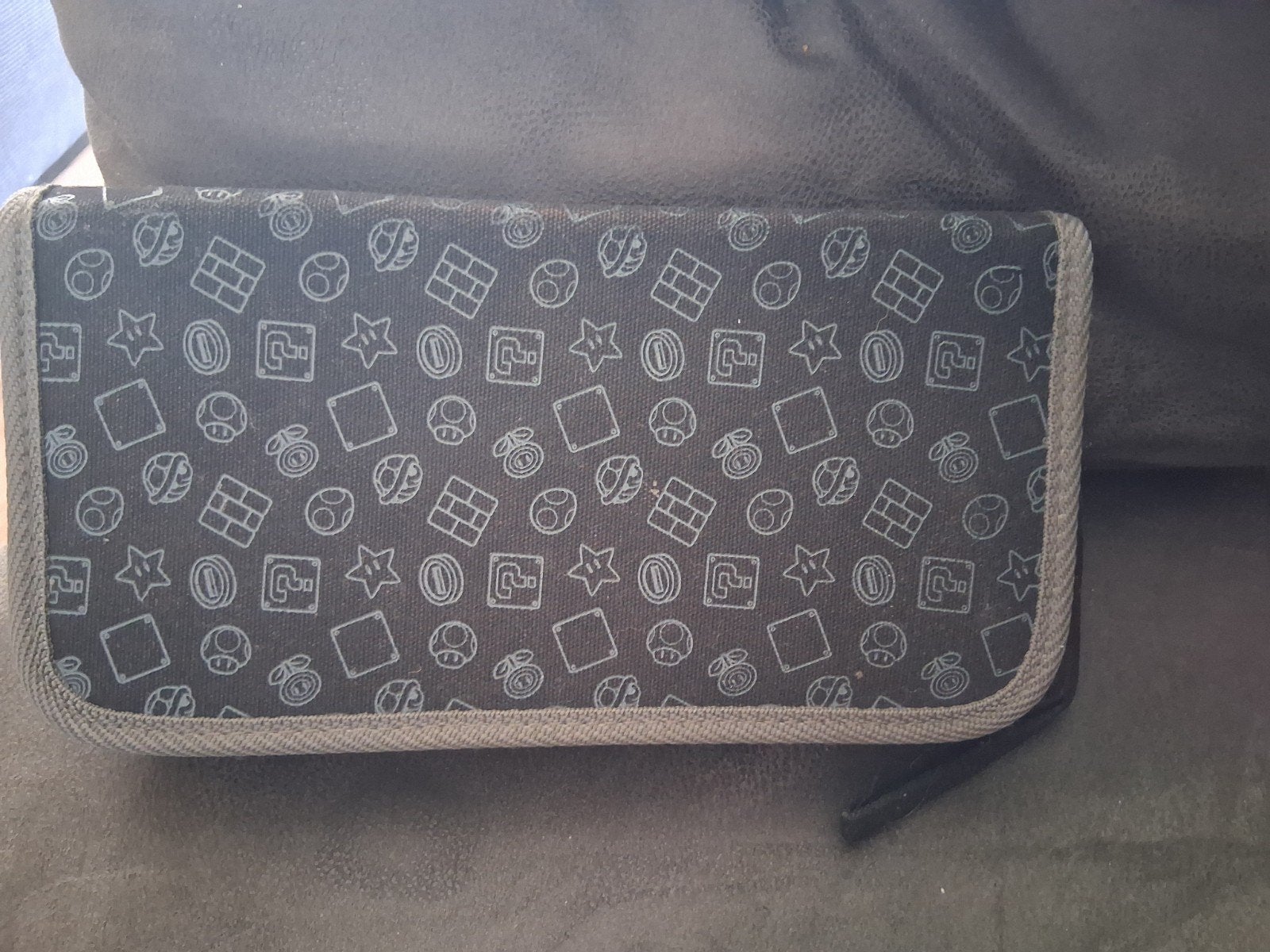 Nintendo Switch Mario travelcase, Spelcomputers en Games, Spelcomputers | Nintendo Consoles | Accessoires, Ophalen of Verzenden