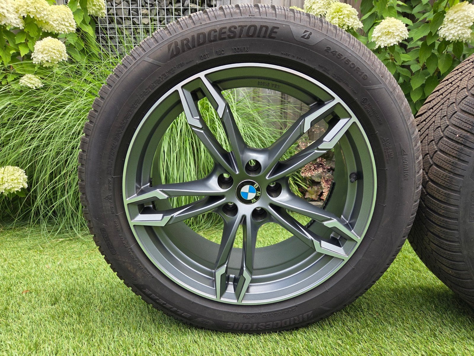 BMW X3 19 inch velgen met Bridgestone winterbanden 245/50R19, Banden en Velgen, Winterbanden, Personenwagen, Ophalen