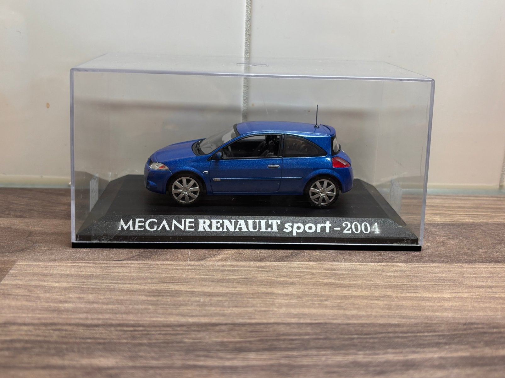 Renault Megane Coupé Sport 2004 Blauw Universal Hobbies 1:43, Ophalen of Verzenden, Zo goed als nieuw, Auto, Universal Hobbies