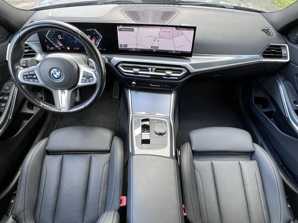 BMW 3-serie Touring 330e xDrive 292 pk / Dealer onderhouden, Automaat, 1998 cc, 4 cilinders, 135 min
