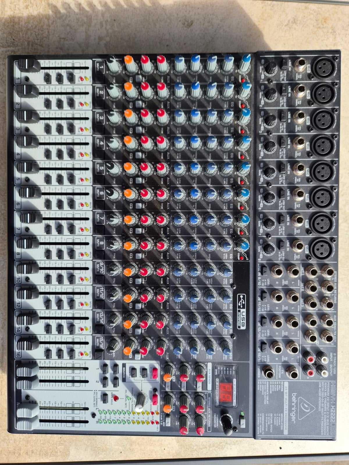 Behringer Xenyx X2222USB Mixer - Zo goed als nieuw, Ophalen of Verzenden, Zo goed als nieuw, 20 kanalen of meer, Microfooningang