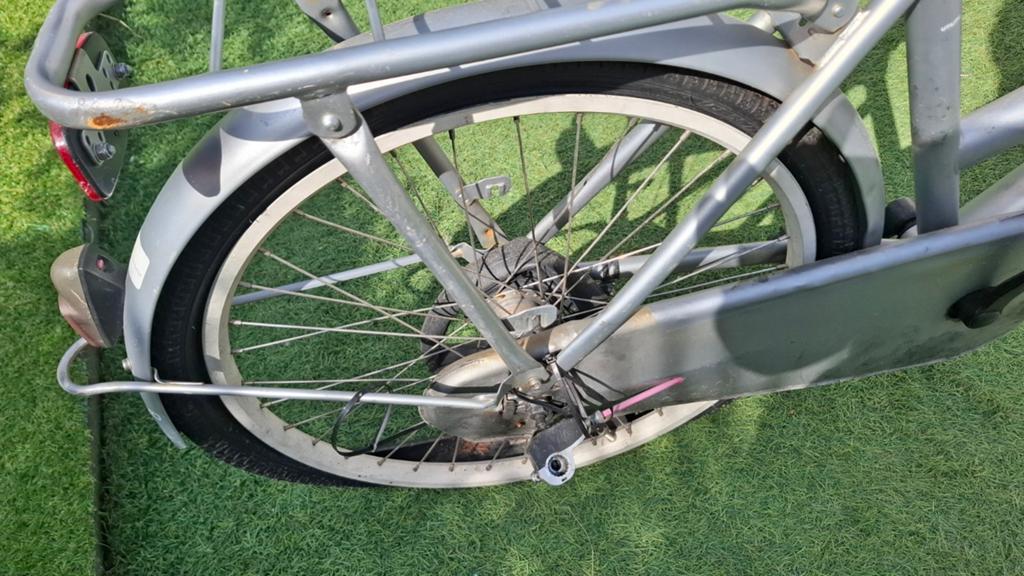 24 inch bike free , needs repair, Ophalen of Verzenden, Gebruikt, 1 kind