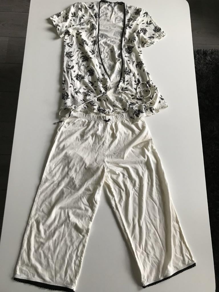 Pyjama korte mouw shirt en driekwart broek zwart/wit Cyell, Cyell, Ophalen of Verzenden, Zo goed als nieuw, Maat 36 (S)