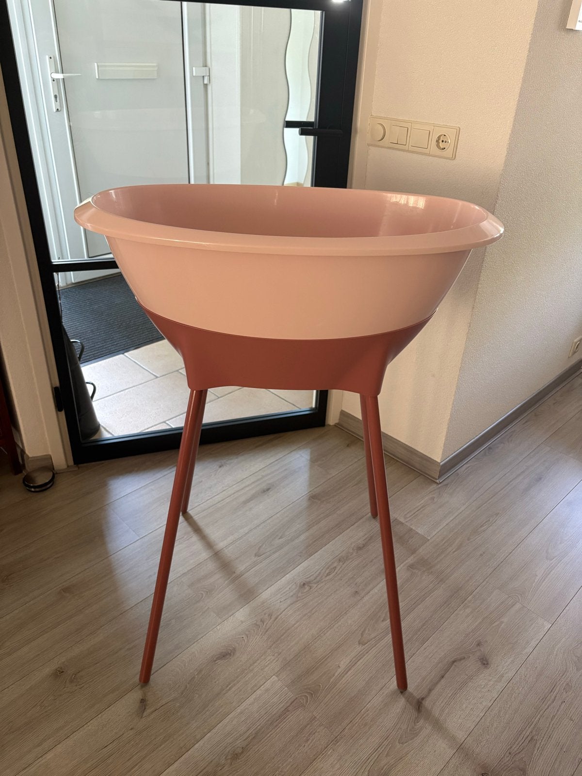 Luma babybadje met standaard en badzitje, Kinderen en Baby's, Gebruikt, Badje, Standaard, Ophalen