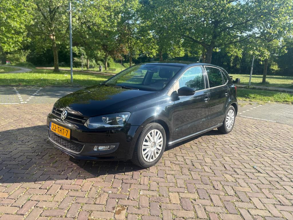 Volkswagen Polo 1.2 TSI 77KW 2012 Zwart, Auto's, Volkswagen, Voorwielaandrijving, 40 €/maand, Zwart, 1200 kg
