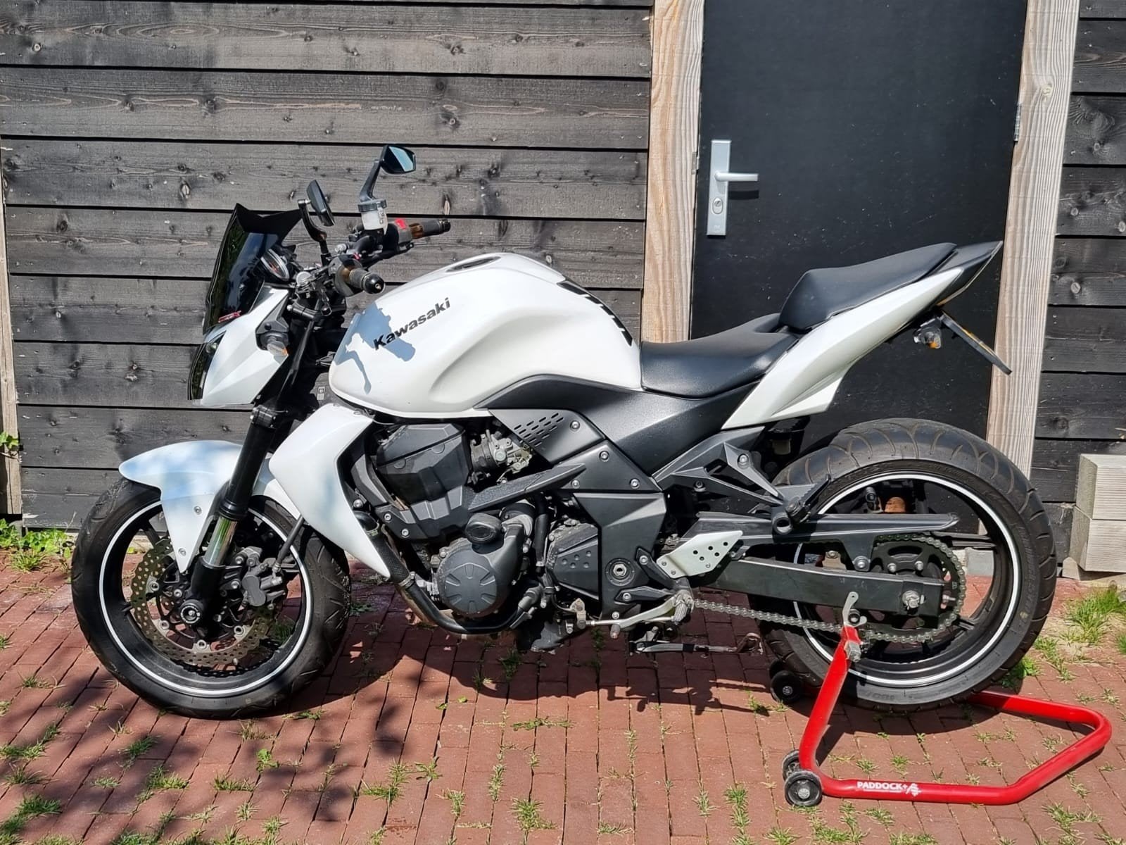 Kawasaki Z750 | 2008 | 25.027 km | Parelmoer Wit | Veel extr, Motoren, Sportuitlaat, 750 cc, 4 cilinders, Gebruikt