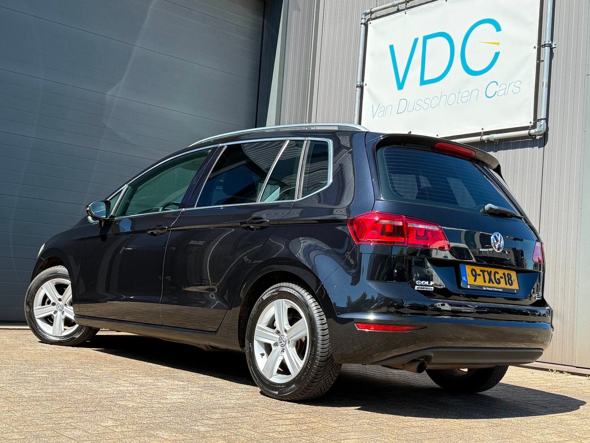 Volkswagen Golf SportsVan
