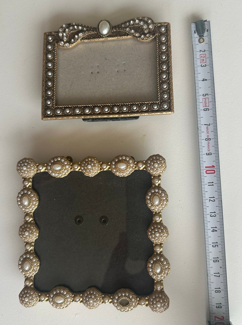 2 fotolijstjes met parels en strass, Gebruikt, Ophalen of Verzenden, Fotolijst, Metaal