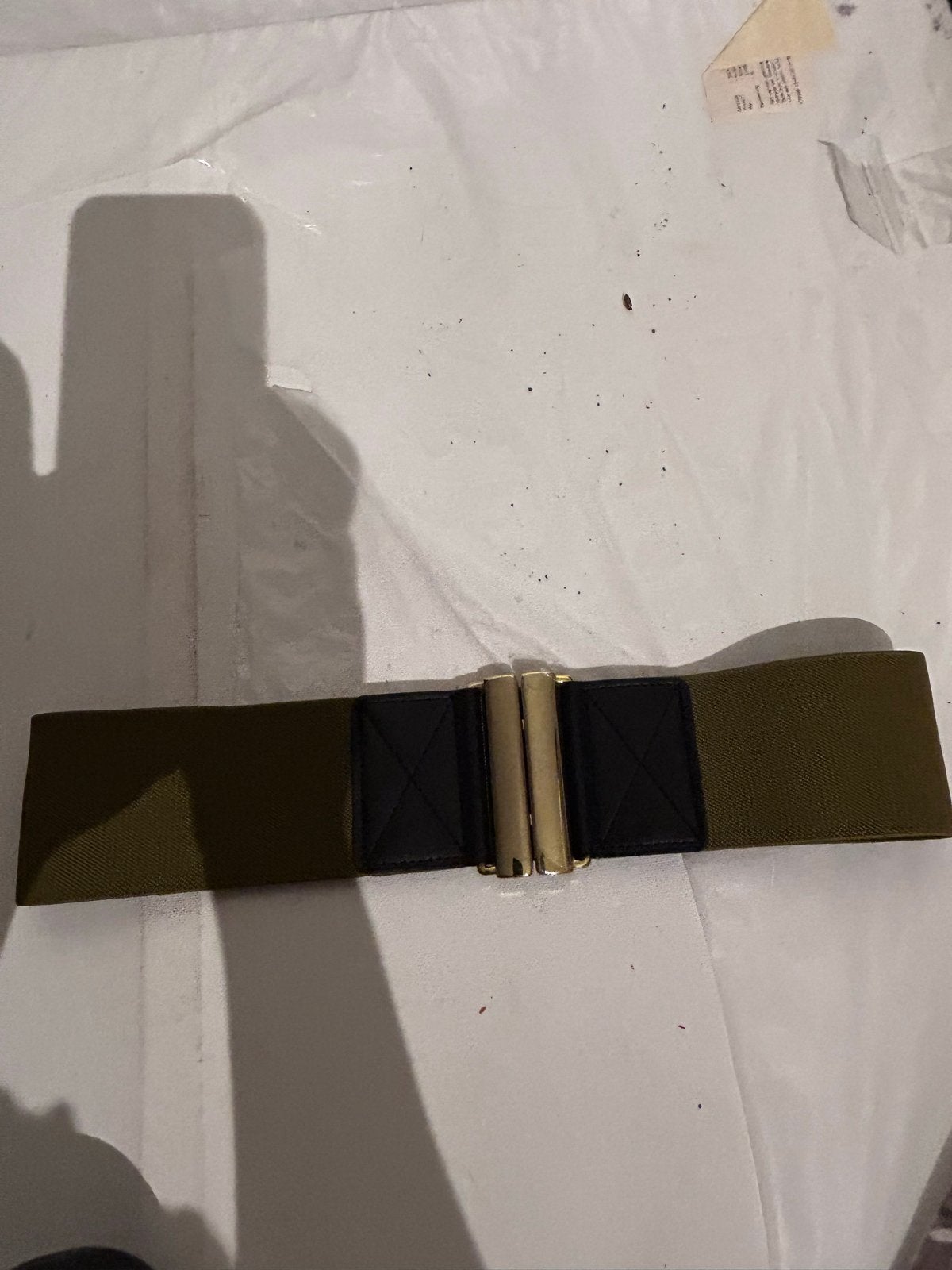H&M Tailleriem - Groen met gouden gesp, Kleding | Dames, 5 cm of meer, Tailleriem, Ophalen of Verzenden, Zo goed als nieuw
