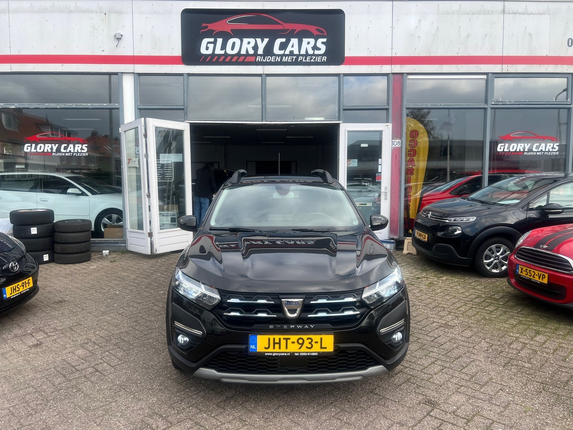 Dacia SANDERO 1.0 TCe 90 Comfort AUTOMAAT-CARPLAY-CRUISE-PDC, Stof, Zwart, 91 pk, 19 km/l