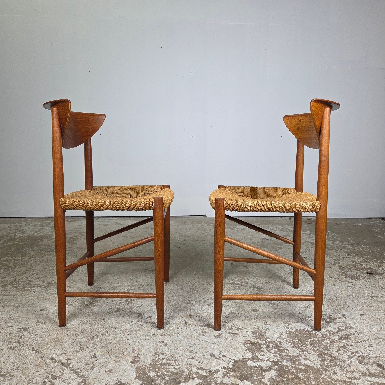 Peter Hvidt, Mølgaard Nielsen eetkamerstoel Deens vintage, Huis en Inrichting, Gebruikt, Twee, Bruin, Hout