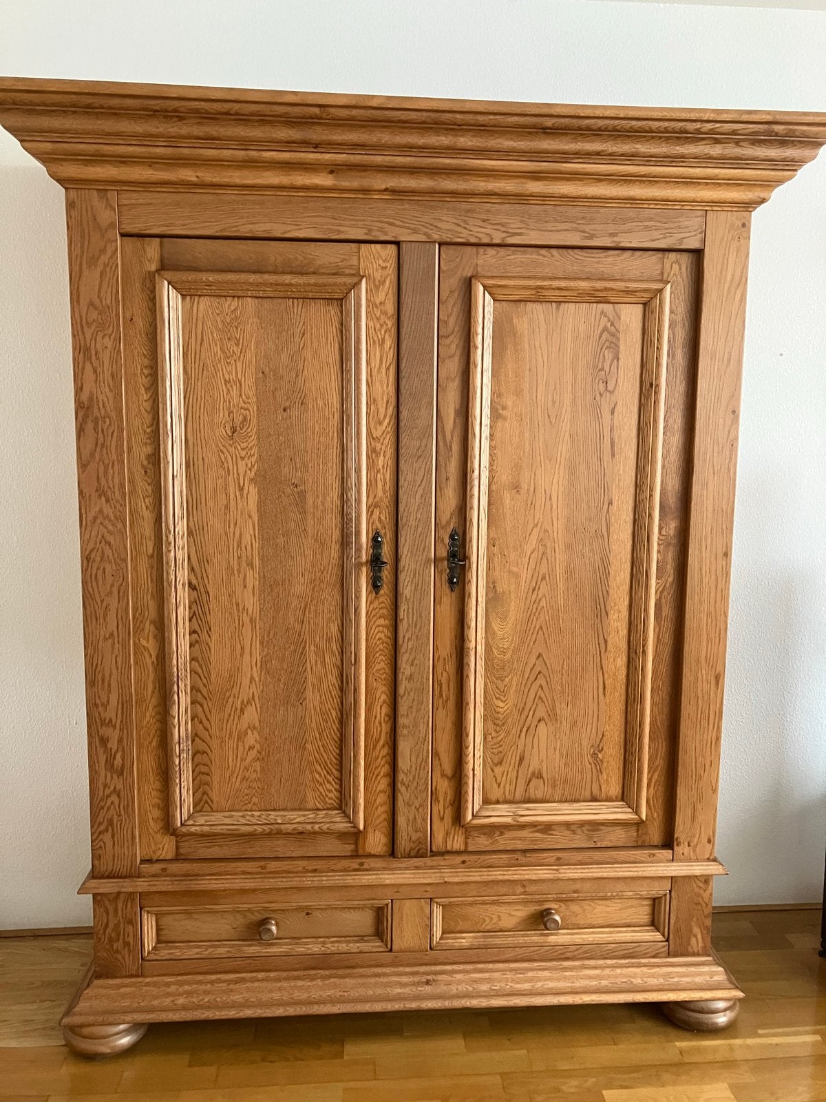 Massief eikenhouten kast, honingkleur, in goede staat, Huis en Inrichting, Kasten | Buffetkasten, Ophalen, Gebruikt, 100 tot 150 cm