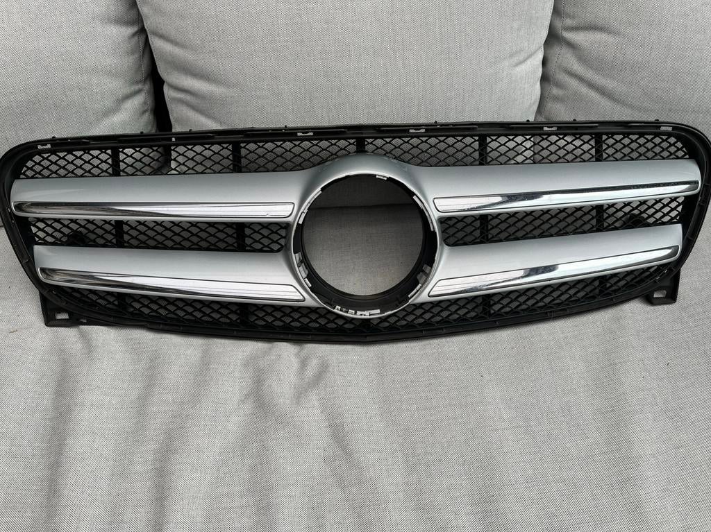 Grill Mercedes-Benz GLA 200 CDI 2014, Ophalen of Verzenden, Voor, Mercedes-Benz, Bumper