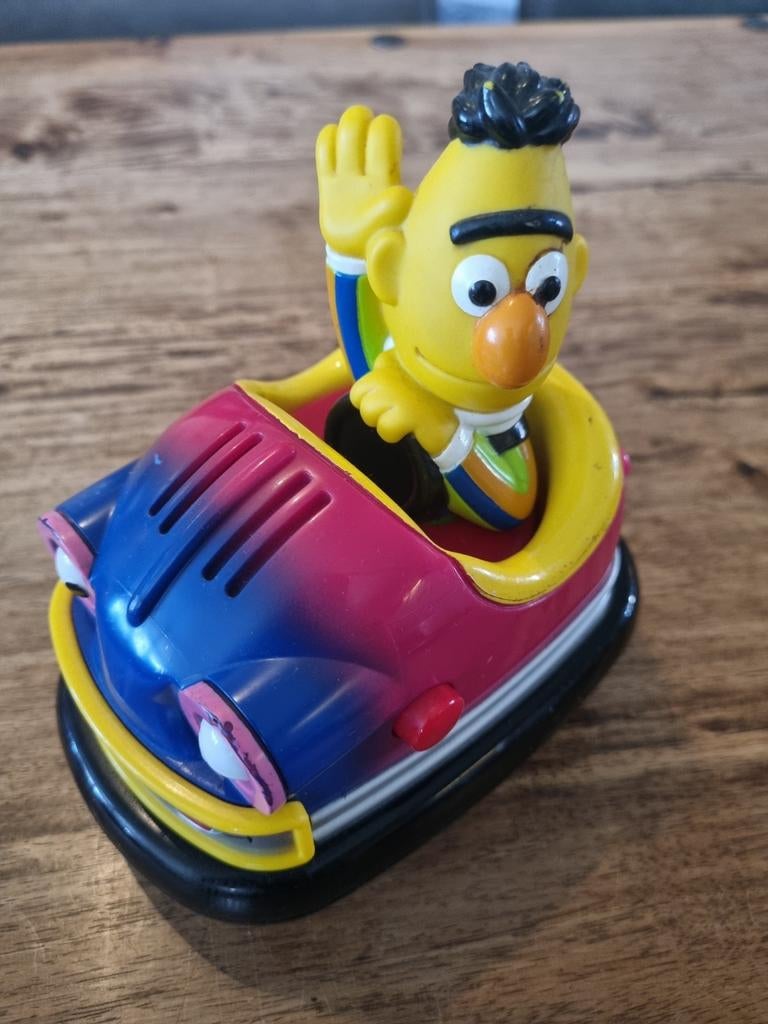 Bert Sesamstraat botsauto speelgoedfiguur, Ophalen of Verzenden, Gebruikt