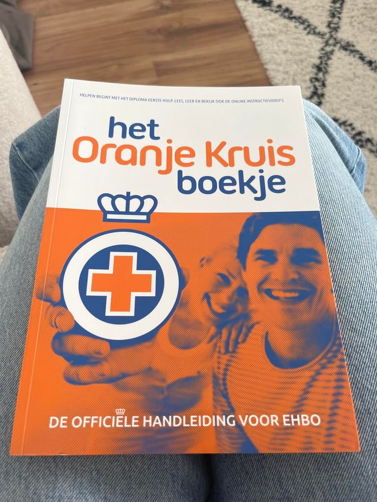 Het Oranje Kruis boekje: Officiële handleiding voor EHBO, Ophalen of Verzenden, Zo goed als nieuw, Gezondheid en Conditie