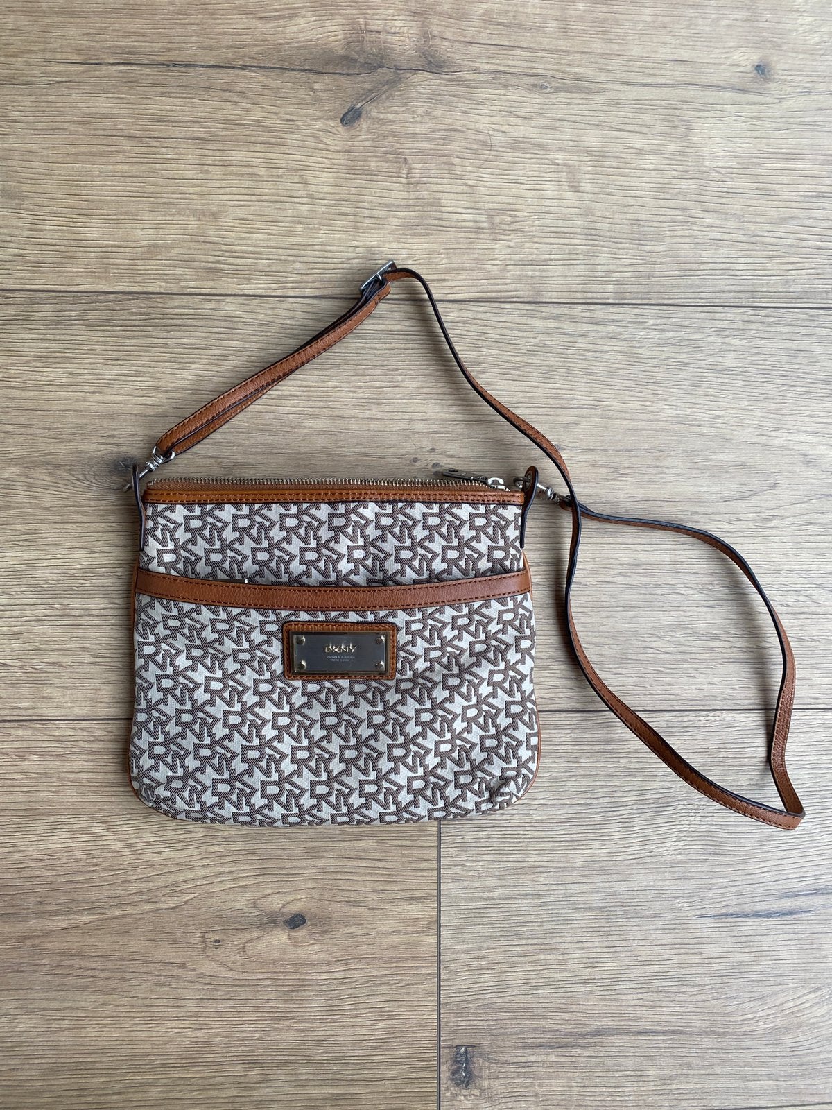 DKNY crossbody tas, Ophalen of Verzenden, Gebruikt, Bruin, Overige merken