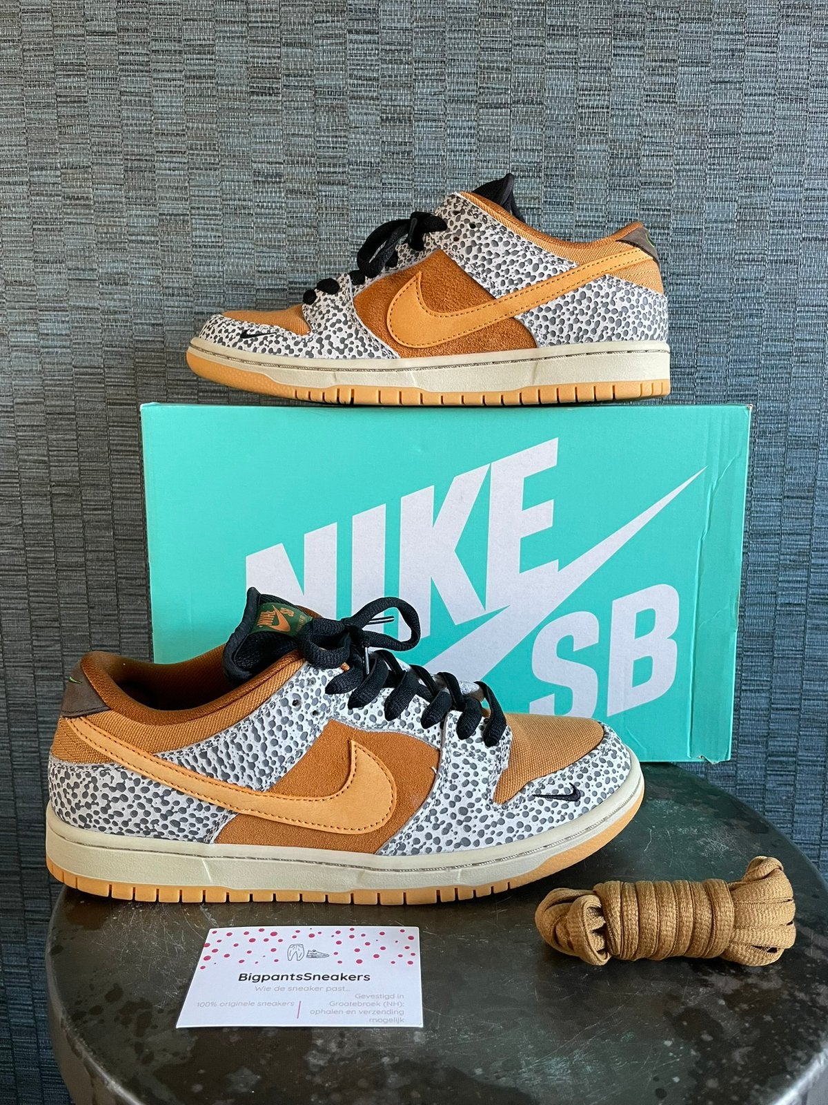 Nike SB Dunk Low EU 41 Safari Neutral Grey Kumquat, Bruin, Ophalen of Verzenden, Sneakers of Gympen, Zo goed als nieuw